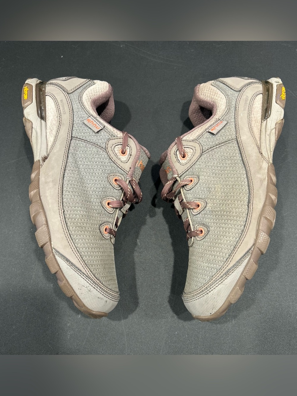 Ahnu TEVA Vibram SUGARPINE II Waterproof Hiking Shoe Grey Maroon Womens Size 10